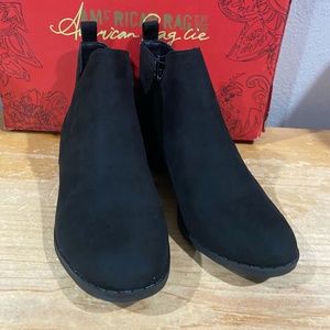 NEW American Rag Womens BLACK ANKLE BOOTIE BOOT SIZE 5 MICRO SUEDE  NIB
